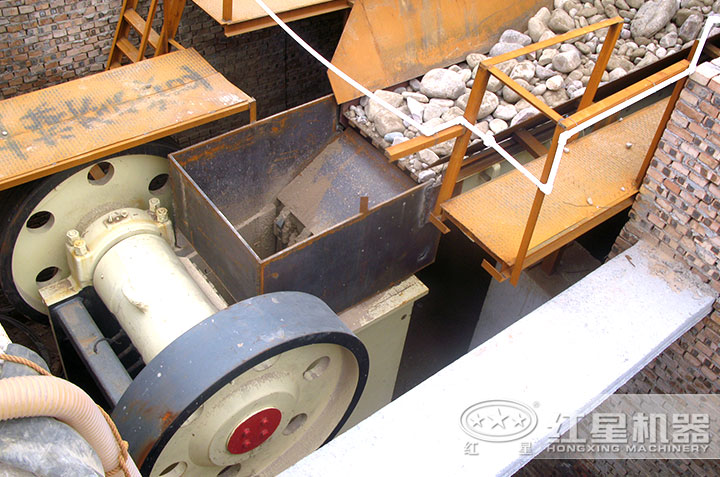 顎式破碎機(jī)、給料機(jī)